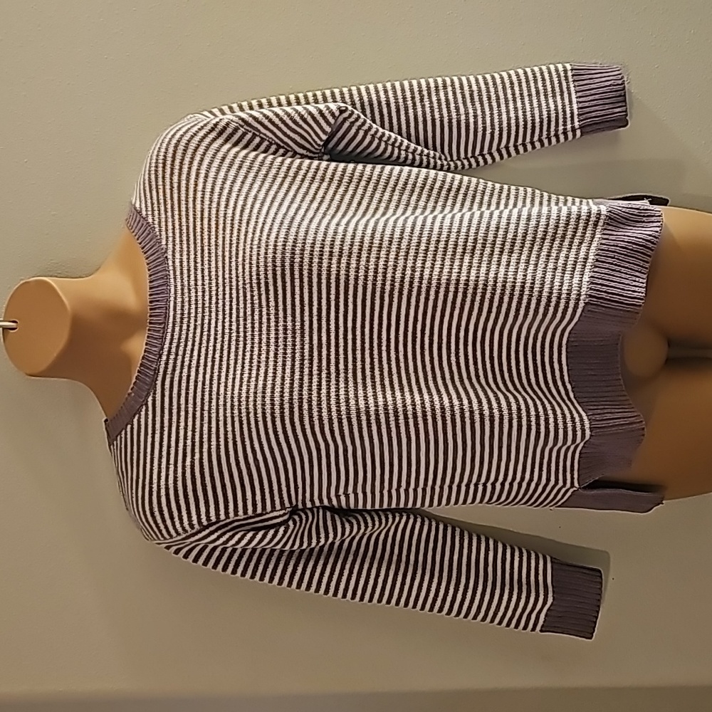 Jones New York mauve & creme sweater xs